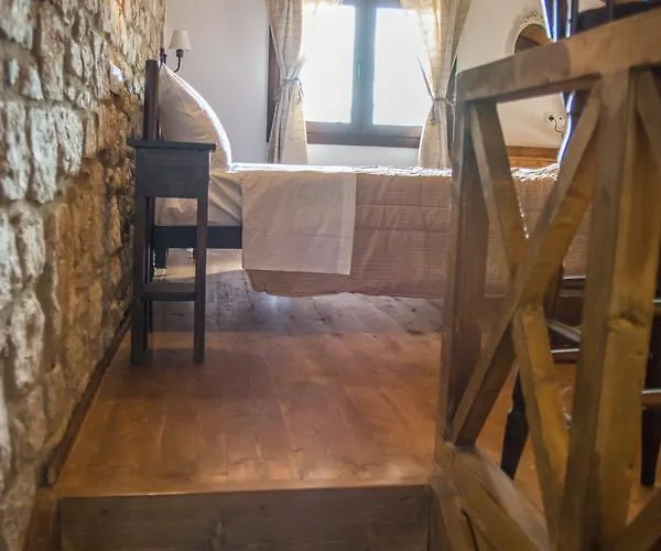 Vakantiehuis To Stolidi Tis Psinthou *