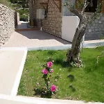 To Stolidi Tis Psinthou Hébergement de vacances *