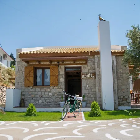 To Stolidi Tis Psinthou *