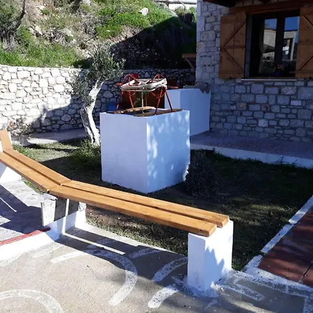 To Stolidi Tis Psinthou *