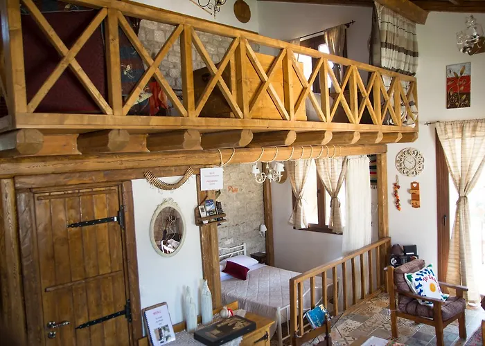 To Stolidi Tis Psinthou *