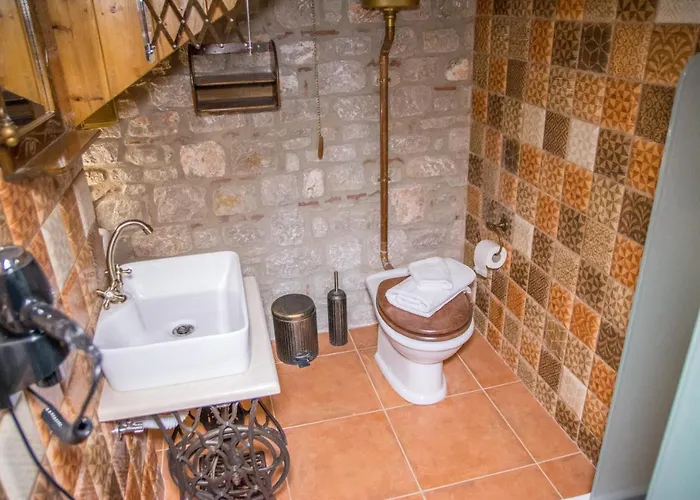 To Stolidi Tis Psinthou * Pszínthosz