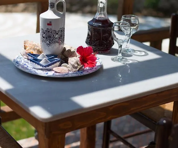 To Stolidi Tis Psinthou